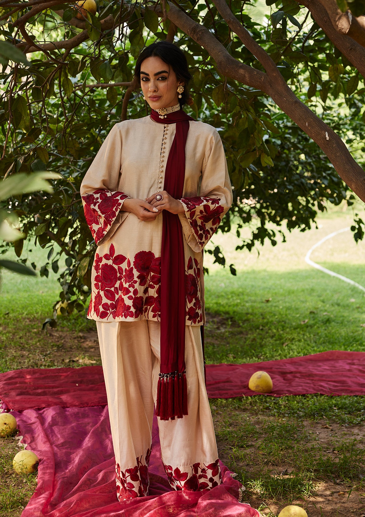 Taupe Gulaab Farshi Set