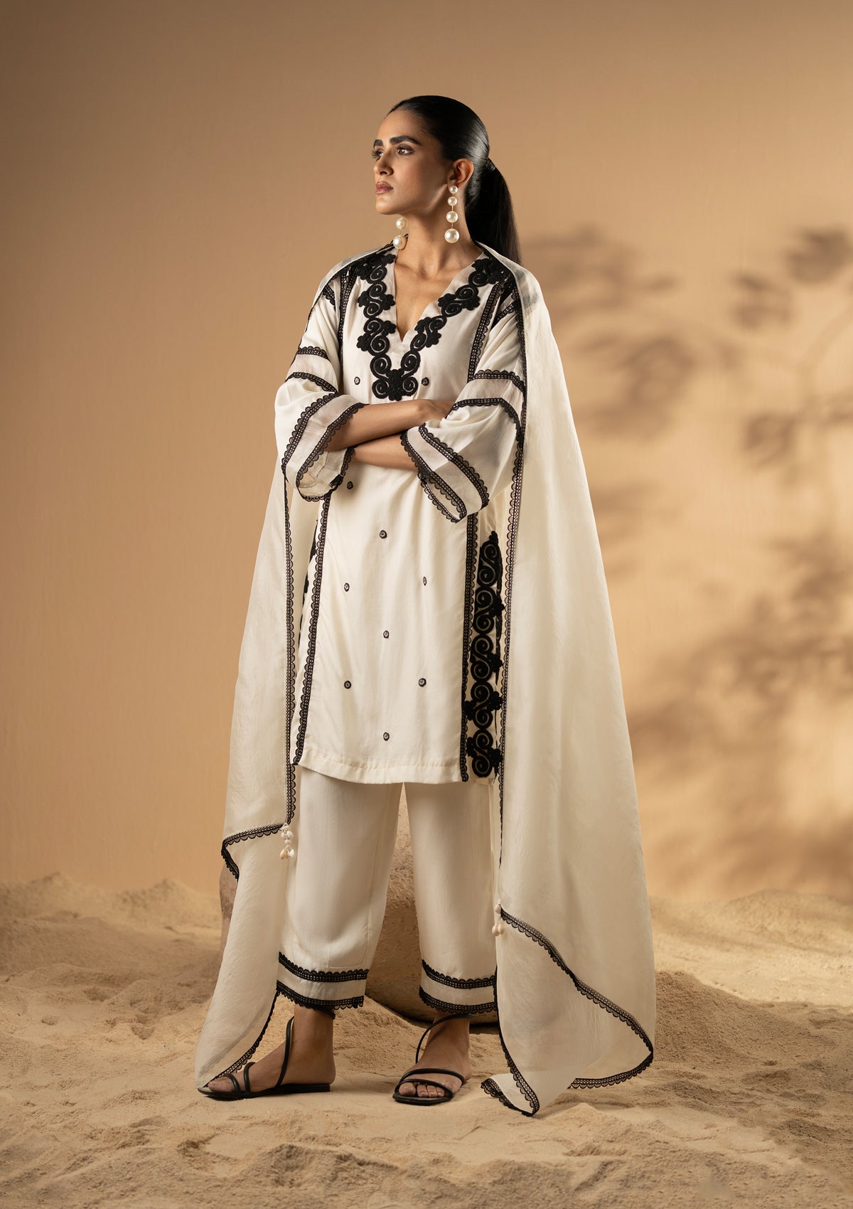 Mitali Wadhwa in Ivory Lace Applique Kurta Set