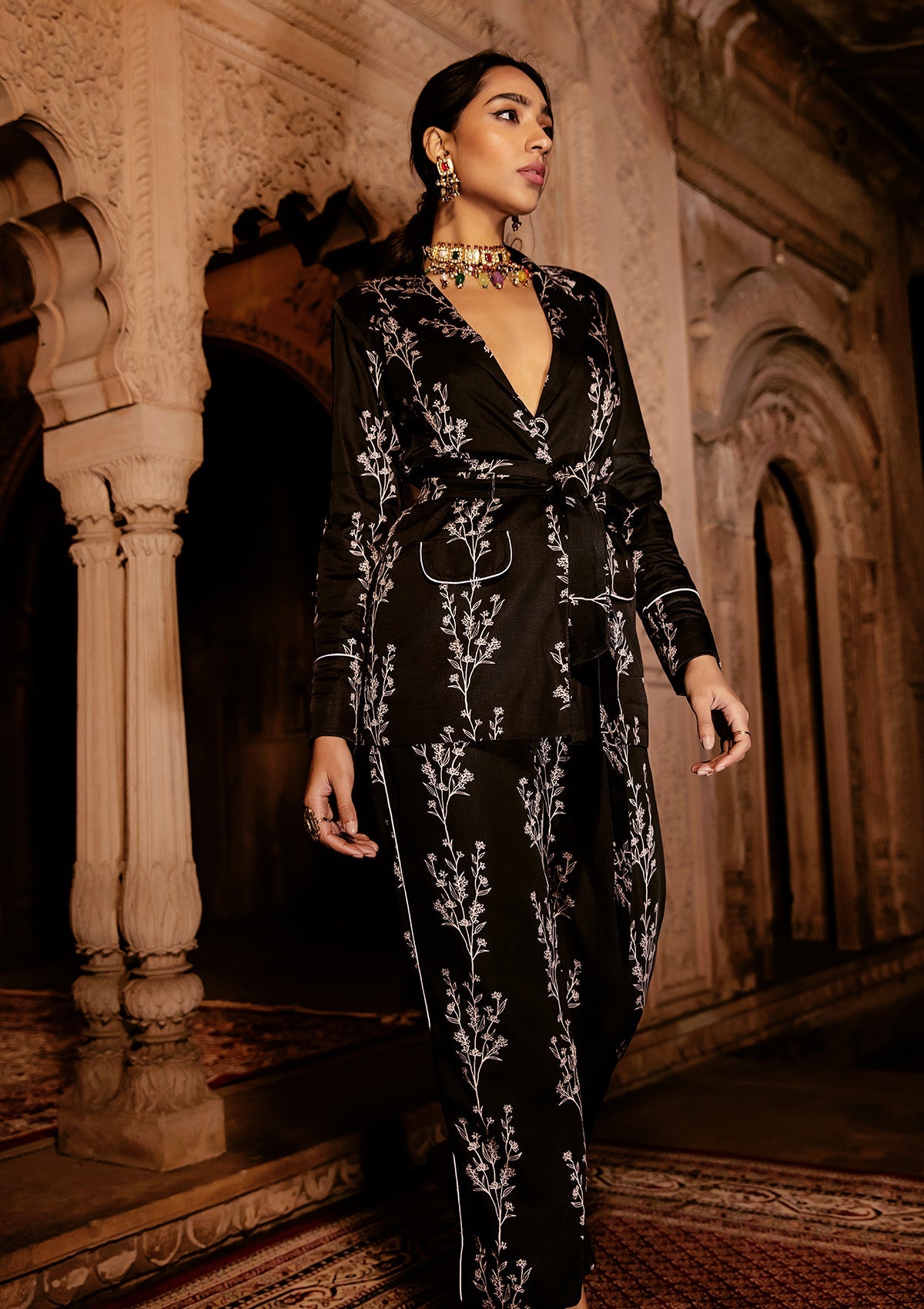 Asmira Black Blazer Set