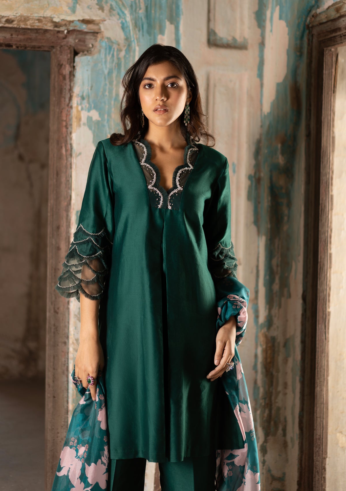 Hanna khan in Bagh Emerald Scalloped Kurta Set