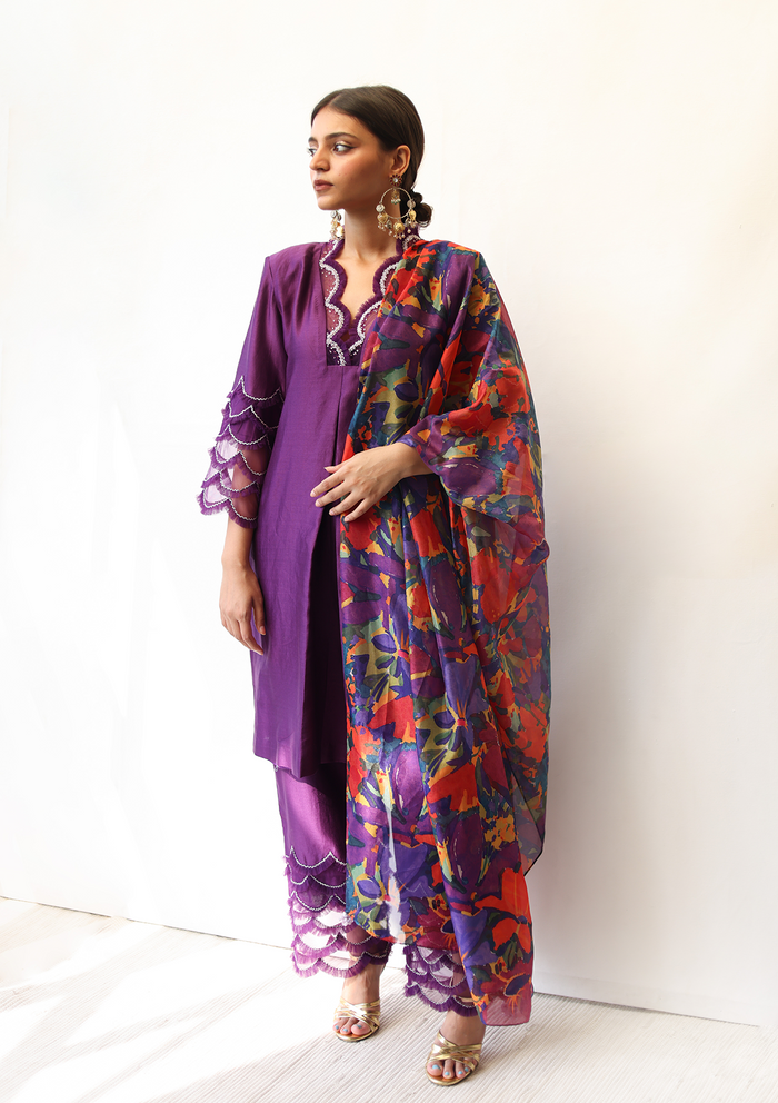 Rang Scalloped Kurta Set