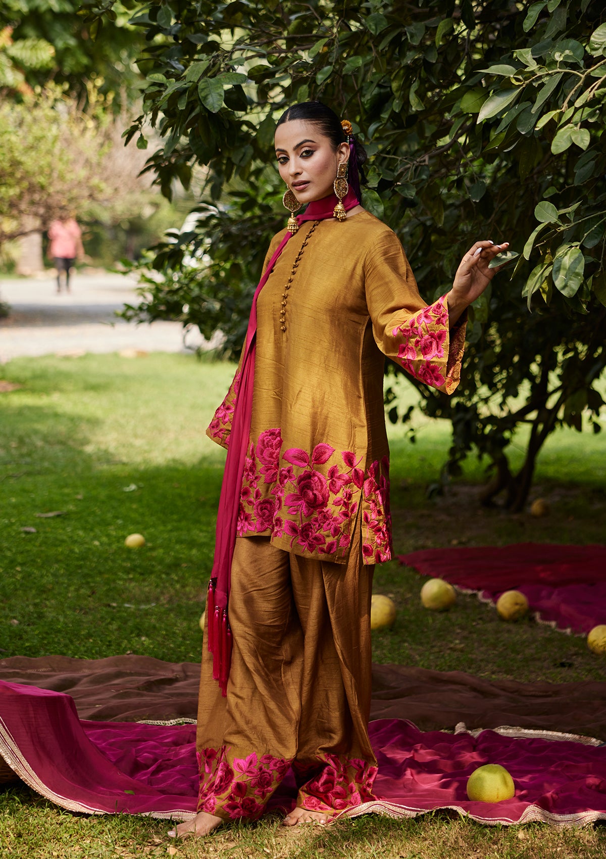 Ochre Gulaab Farshi Set