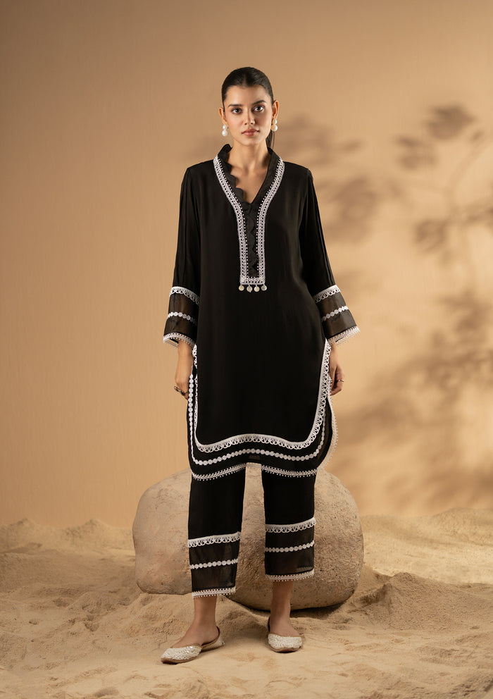 Coal Scalloped Lace Kurta Set