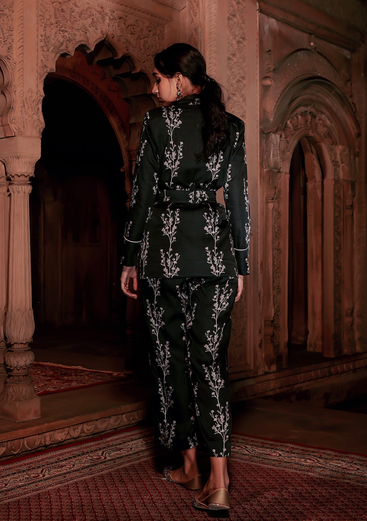 Asmira Black Blazer Set