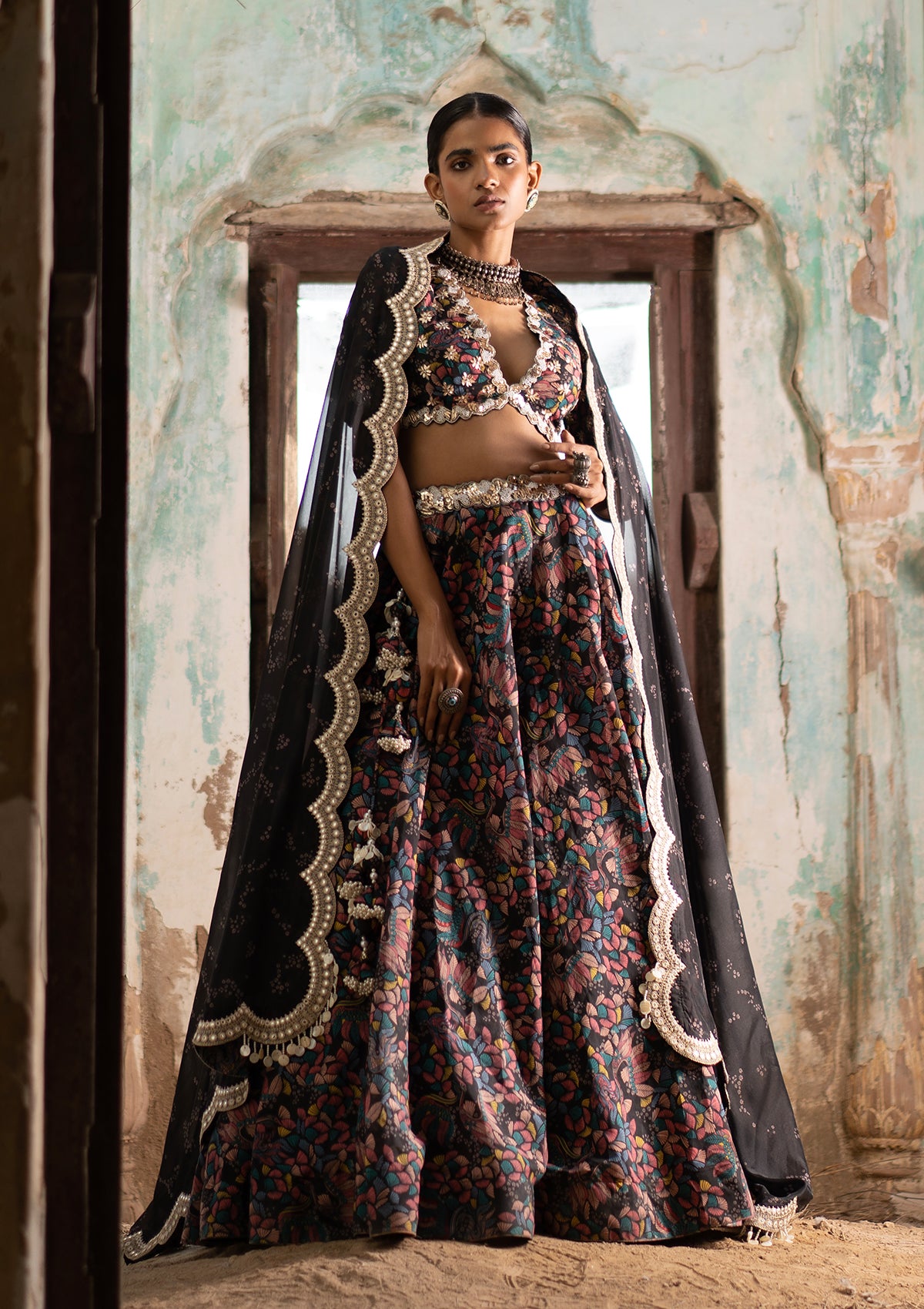 Embroidery Machine Party Wear Black Embroidered Silk Lehenga at Rs 4999 in  Surat